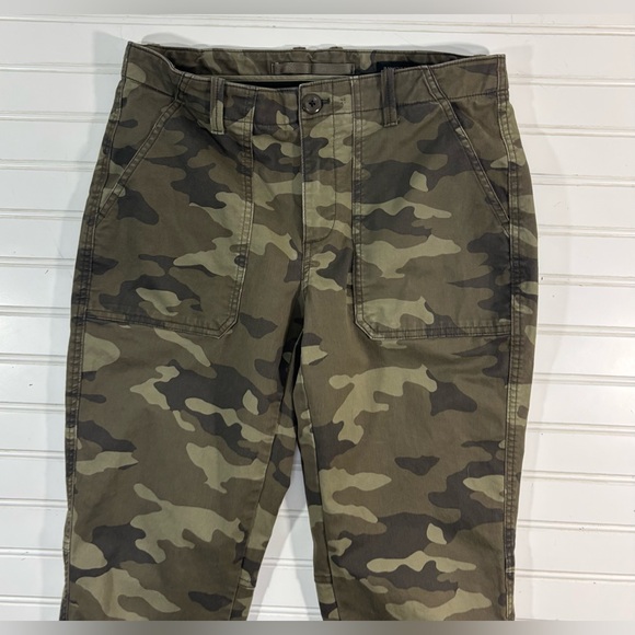 Banana Republic Slim Utility Pant Jogger Camo Womens Size 6 Zipper Ankles Casual - Picture 2 of 16